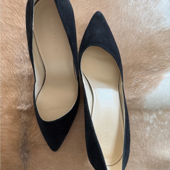 Marc Fisher Suede Heels 8 1/2 - Picture 6 of 16